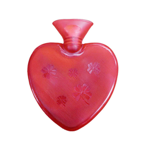 Modello di trifoglio fortunato sacchetto di acqua calda a forma di cuore